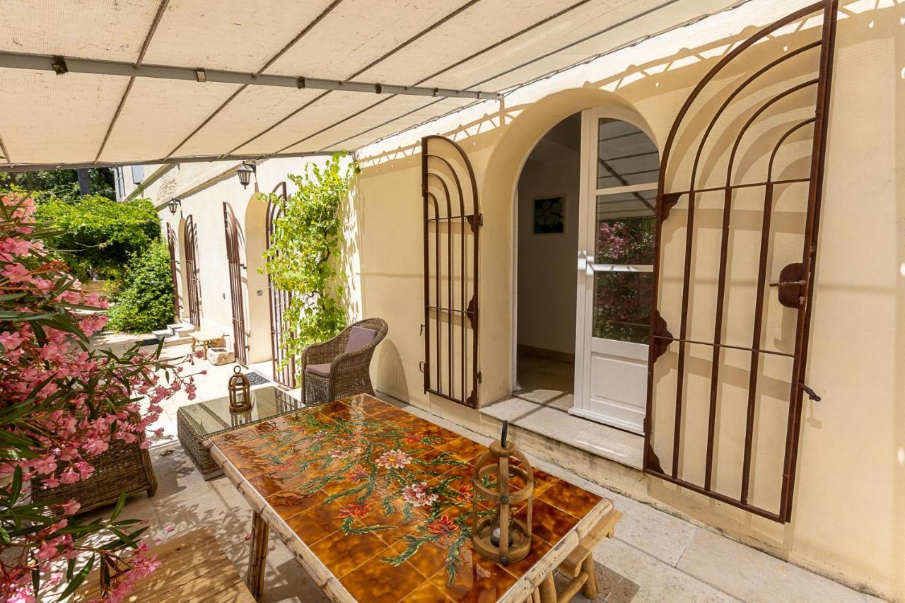 Mas De Capelou Acomodação com café da manhã Avinhão Exterior foto